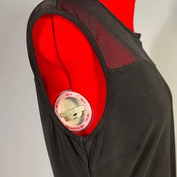 Black top - Picture 4 of 8